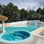 פארק נופש Villaggio Elisena ויאסטה