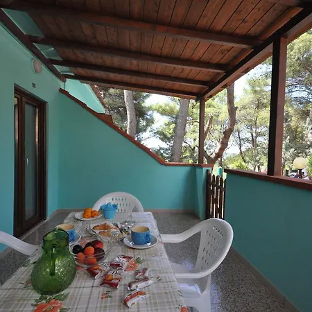 Villaggio Elisena 3* Βιέστε