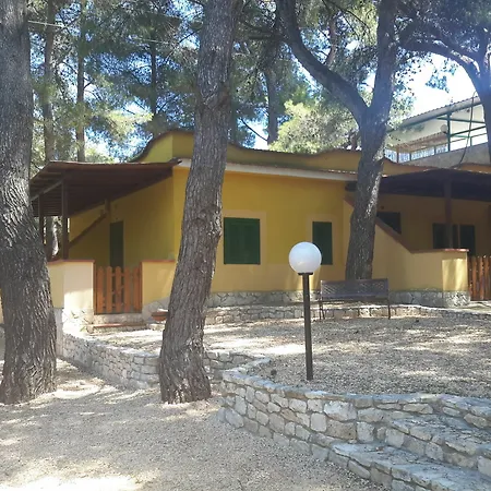 Villaggio Elisena 3* Βιέστε