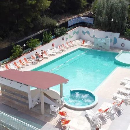 Πάρκο διακοπών Villaggio Elisena Βιέστε