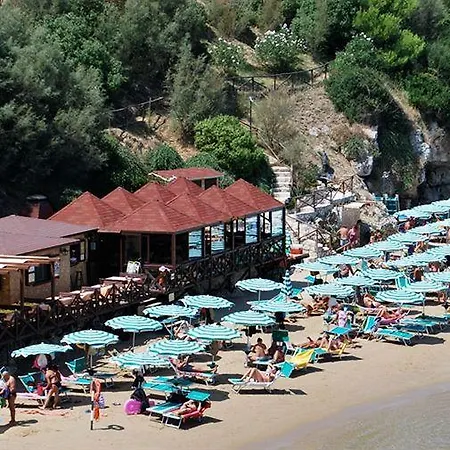 פארק נופש Villaggio Elisena ויאסטה