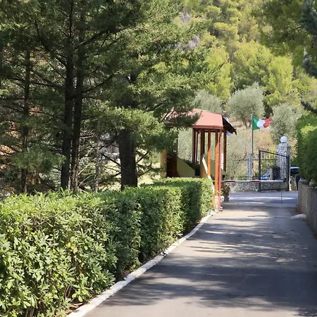 Villaggio Elisena Βιέστε