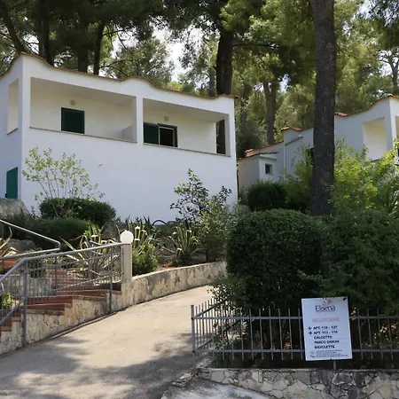 Villaggio Elisena 3* Βιέστε