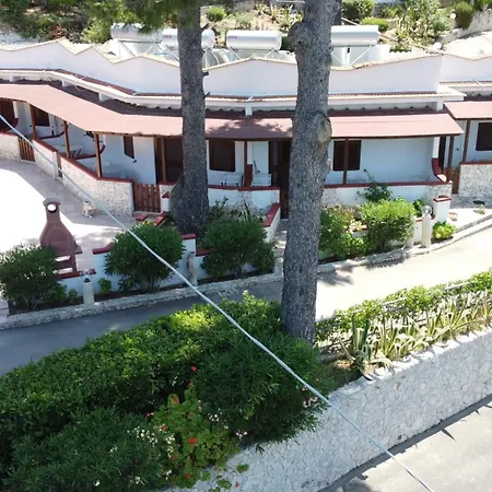 Prázdninový areál Villaggio Elisena 3*