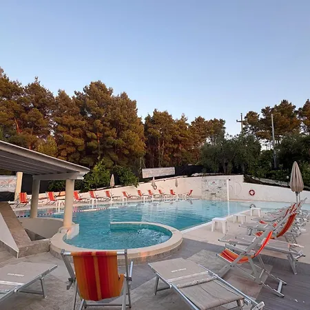 База отдыха Villaggio Elisena Вьесте
