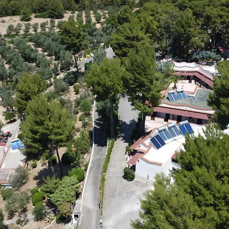 Villaggio Elisena 3* Вьесте