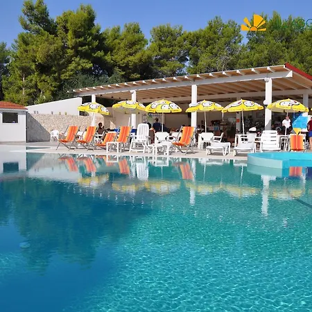 Villaggio Elisena פארק נופש 3*