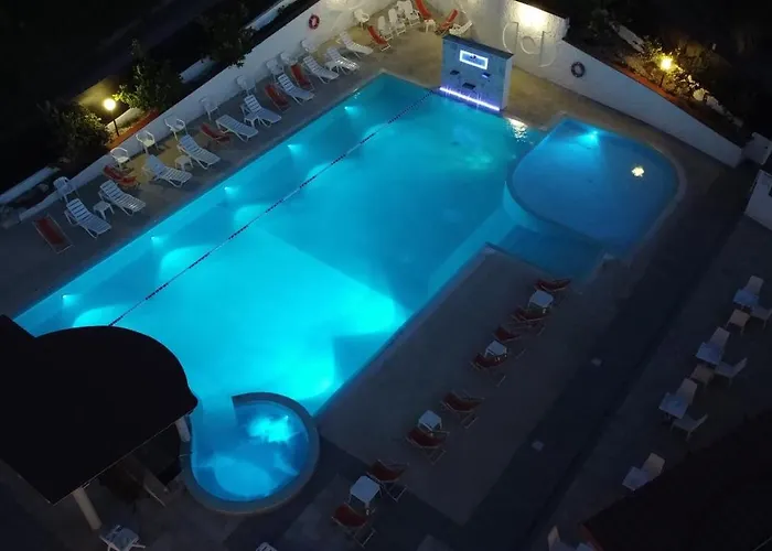 Villaggio Elisena 홀리데이파크 3*